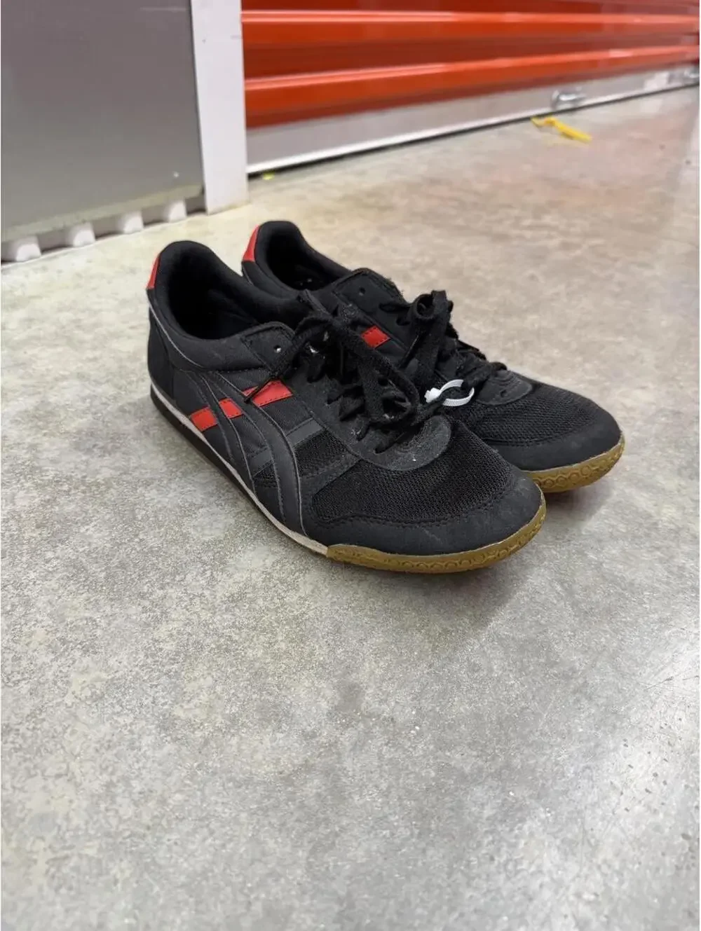 asics onitsuka tiger black and red shoes size 10.5 MENS